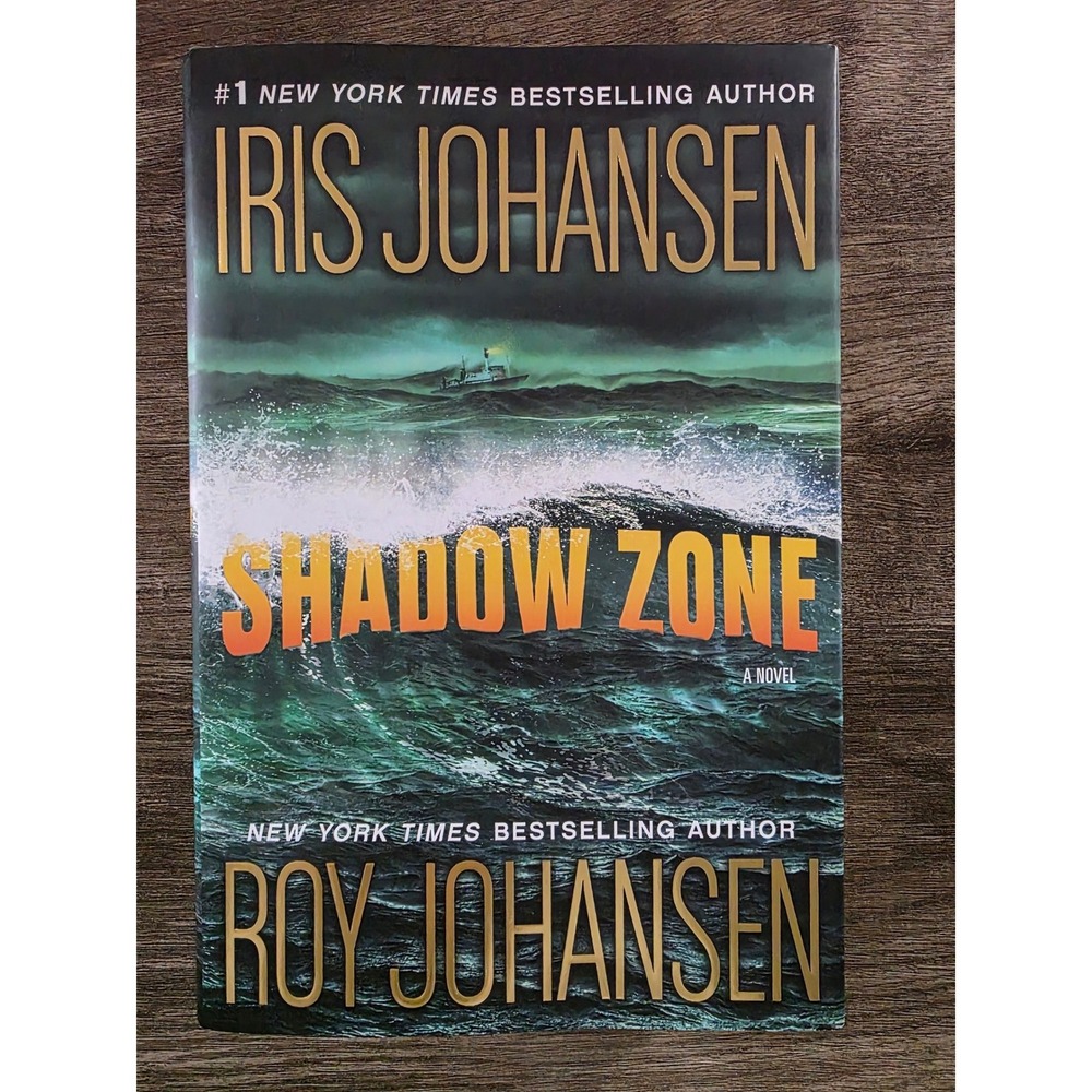 Shadow Zone Iris Johansen Roy Johansen‎ First Edition Hardcover Thriller 2010